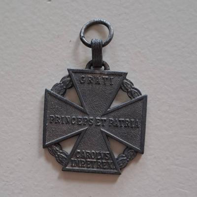 Military Medaille und Verdienstkreuz - thumb