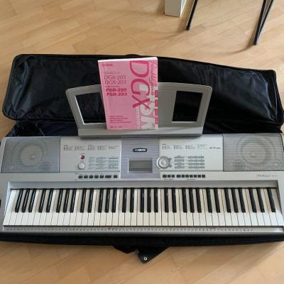 Yamaha Dgx-205 Portable Grand Piano Keyboard mit Keyboardtasche - thumb