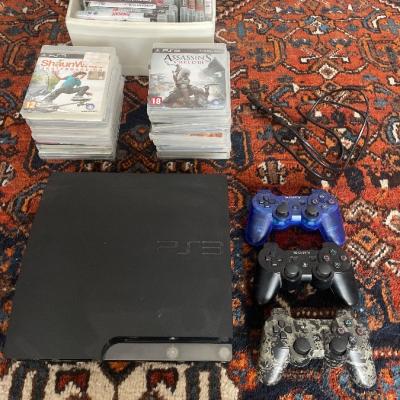 PlayStation Ps3 mit Spiele und 3 game Controller - thumb