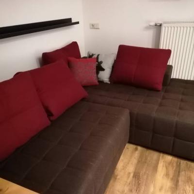 Sofa.            Grosse Eckcaoch. Wie neu. - thumb