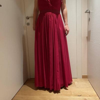 Ballkleid in roter Farbe - thumb