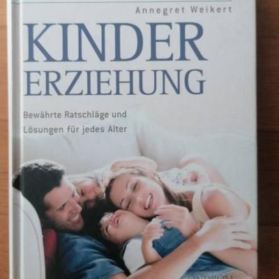 Bücher über Schwangerschaft, Baby, Erziehung - thumb