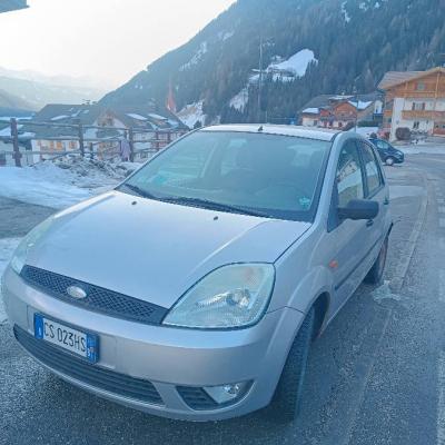 Ford Fiesta V 2002 1.2 GHIA - thumb