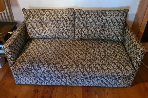 Kleines ausziehbares Sofa