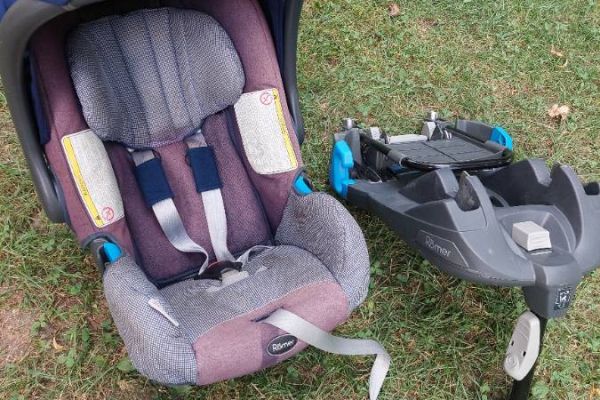 Babyschale + Isofix