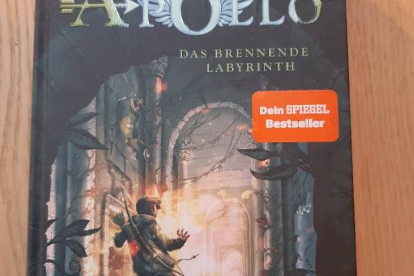 Buch: "Die Abenteuer des Apollo - Das brennende Labyrinth"