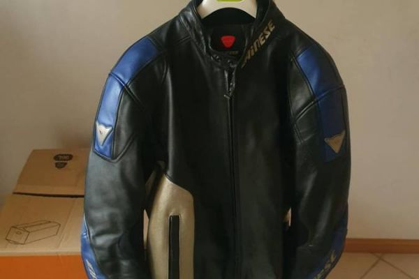 Giubbotto da moto in pelle / Ledermotorradjacke Dainese