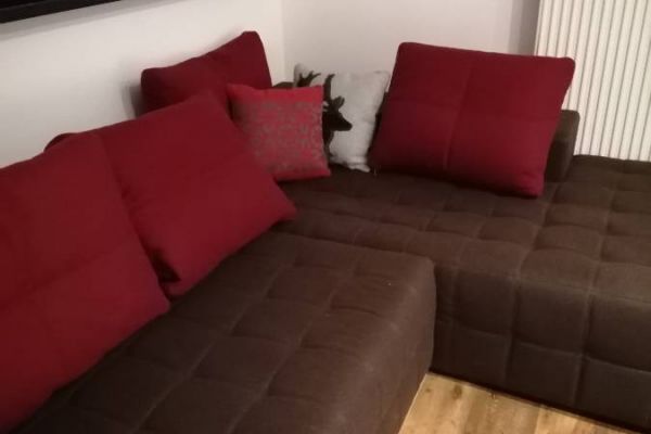 Sofa.            Grosse Eckcaoch. Wie neu.