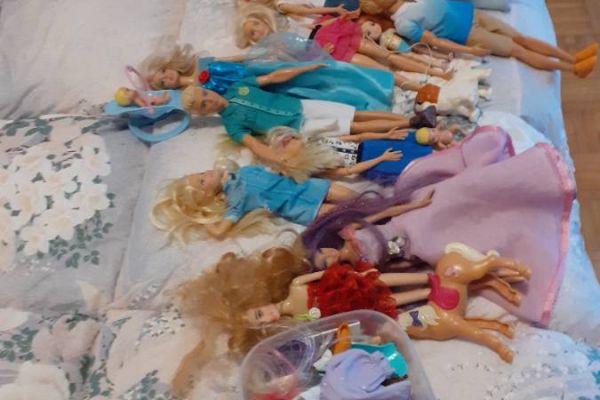 Barbies und Ken