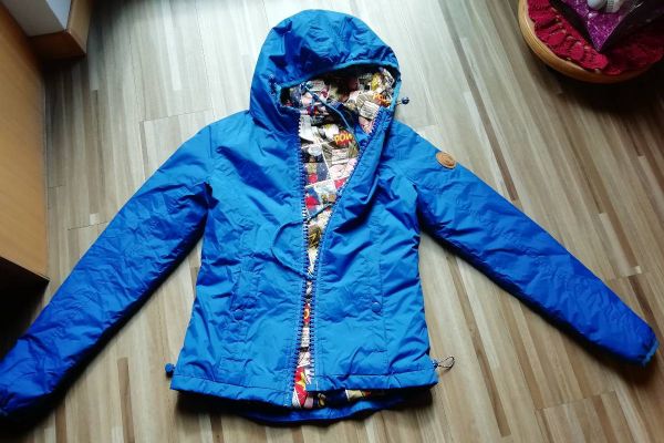 Schi winterjacke 80DBORIGINAL gr.xs mit integrierten Kopfhörer