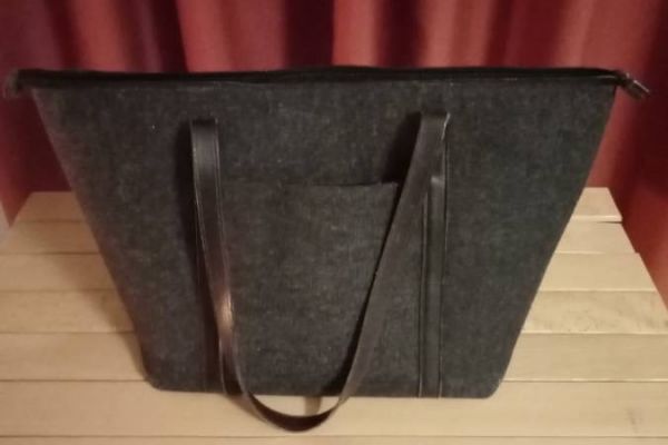 Handtasche aus Filz