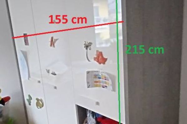 Kleiderschrank