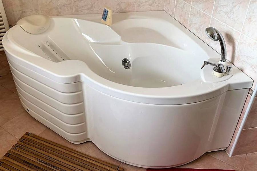 Jacuzzi Whirlpool / Badewanne - Bild 1