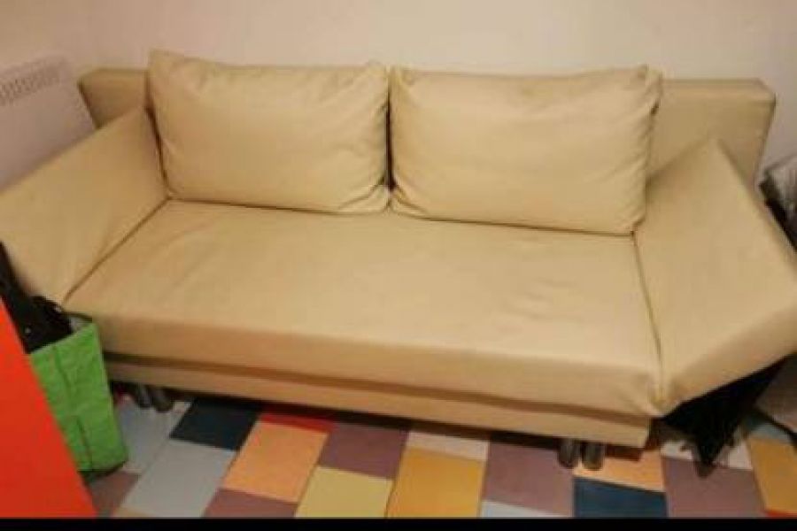 Kunstleder Couch - Schlafcouch - Bild 1