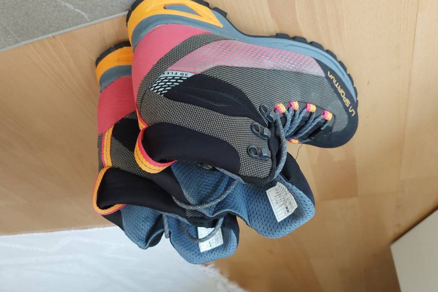 Sportiva Bergschuhe - Bild 1