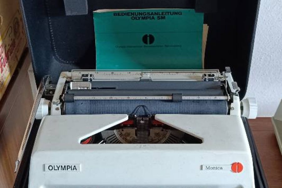 Schreibmaschine Olympia an Selbstabholer in Lana - Bild 1