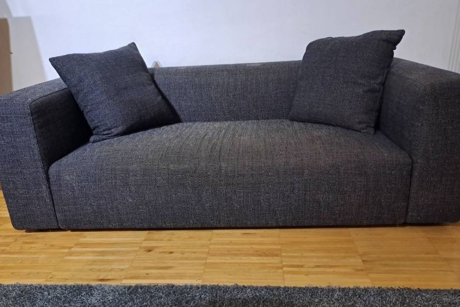 Günstiges Sofa mit 2 Polstern in gutem Zustand - Bild 1