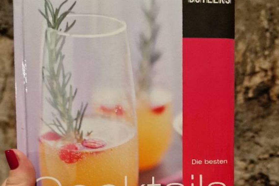 Verkaufe hier das Buch "Cocktails" - Bild 1