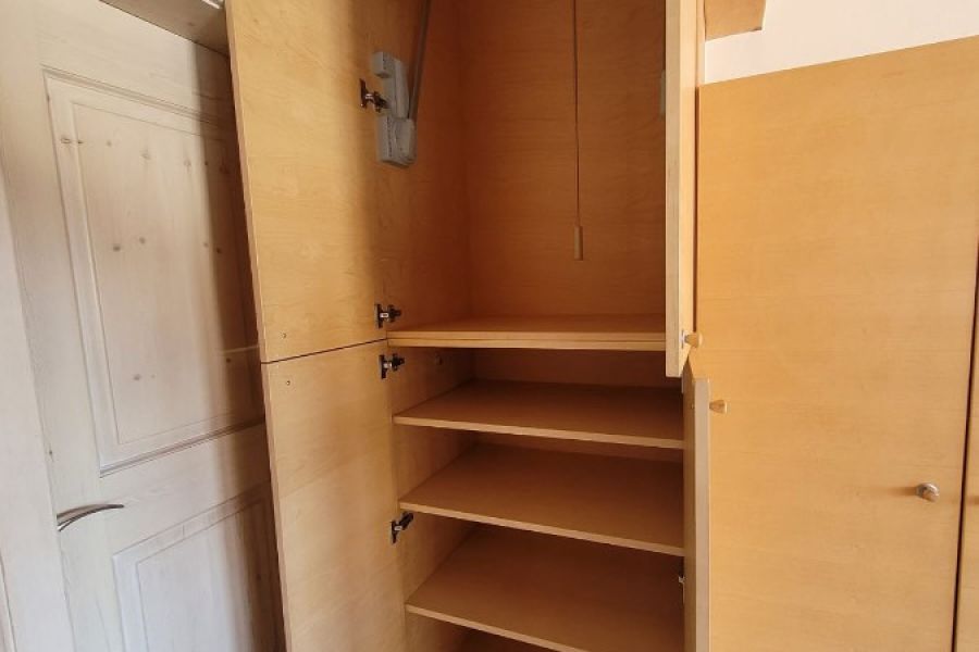 Kleiderschrank mit Schranklift - Bild 1